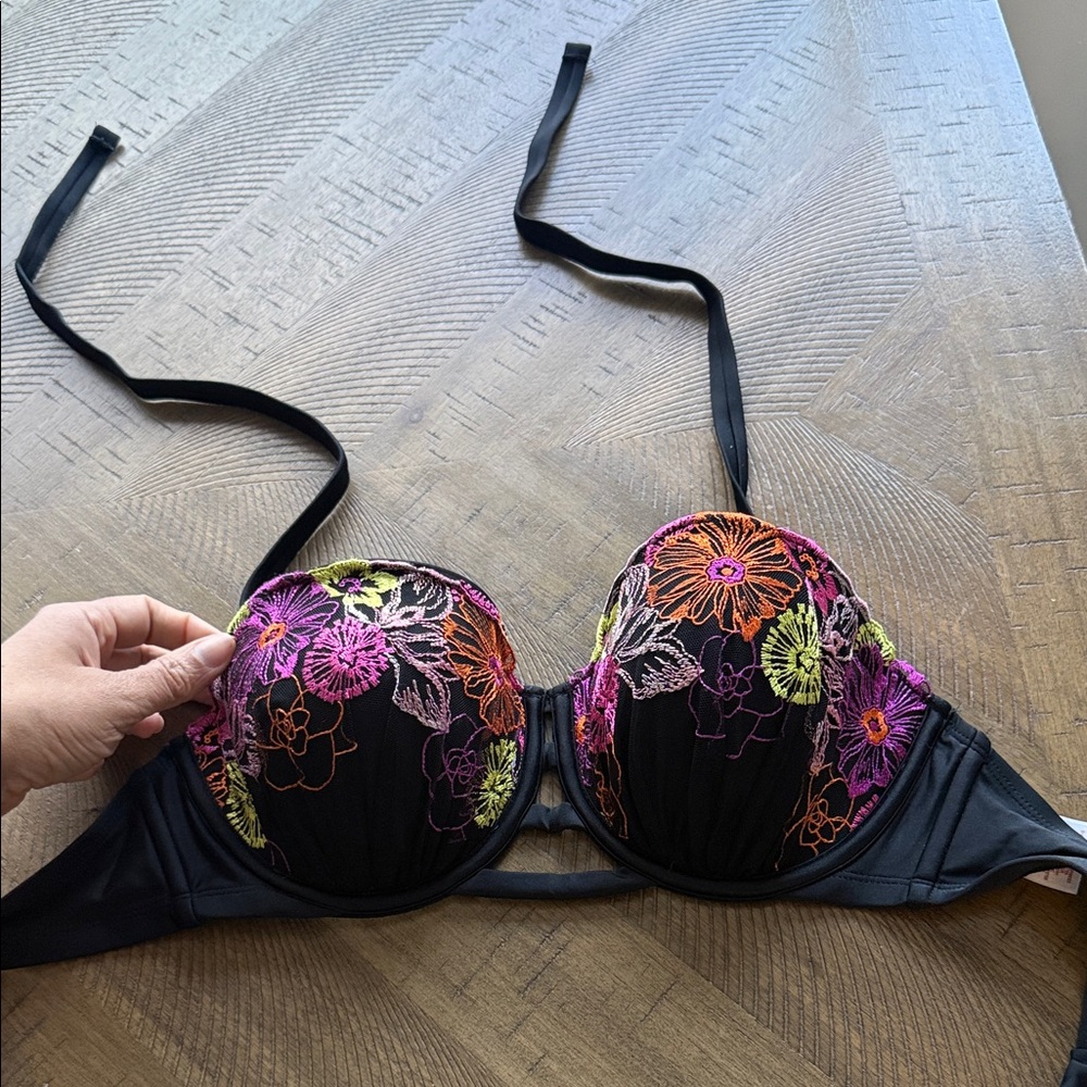 Embroidered Floral Underwire Bikini top Black with Multicolor Flowers